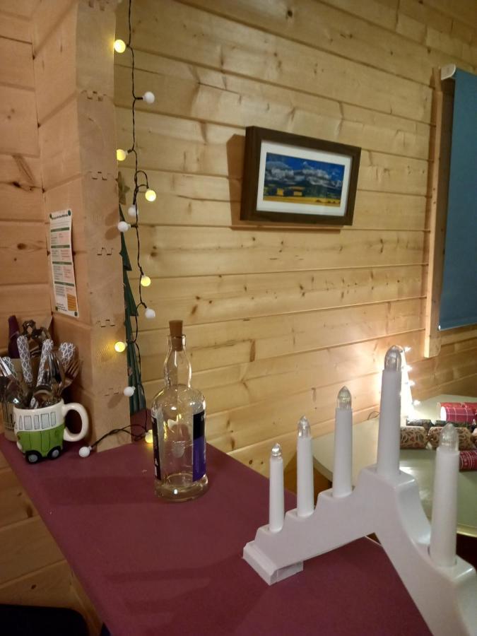 Springbank Cabin Insch 外观 照片