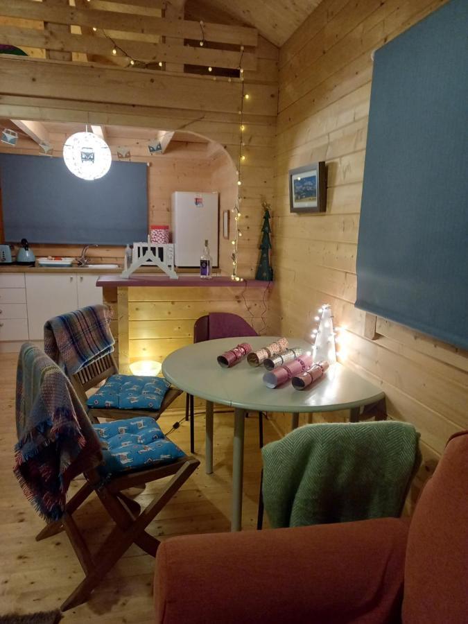 Springbank Cabin Insch 外观 照片